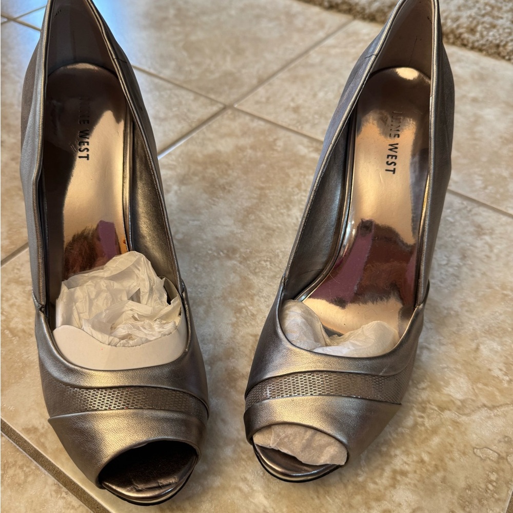 Nine West Metallic Gray Peep Toe Heels